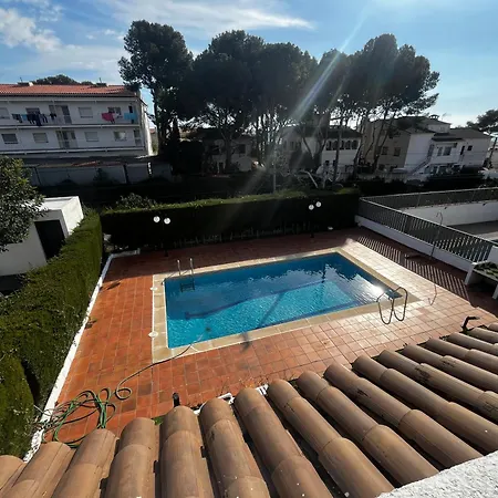 度假居 With Private Pool
